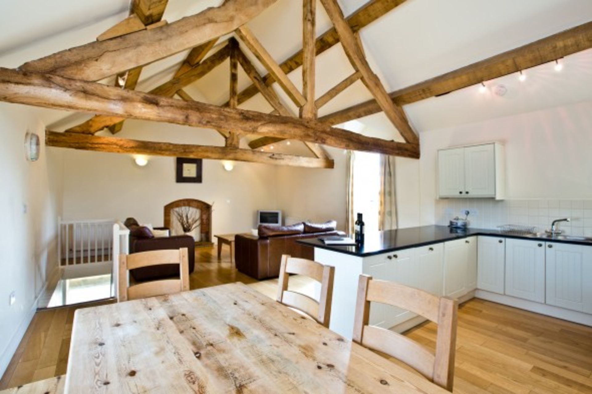 Luxury holiday cottage in the glorious Peak District for up to six people – plus a £150 gift voucher