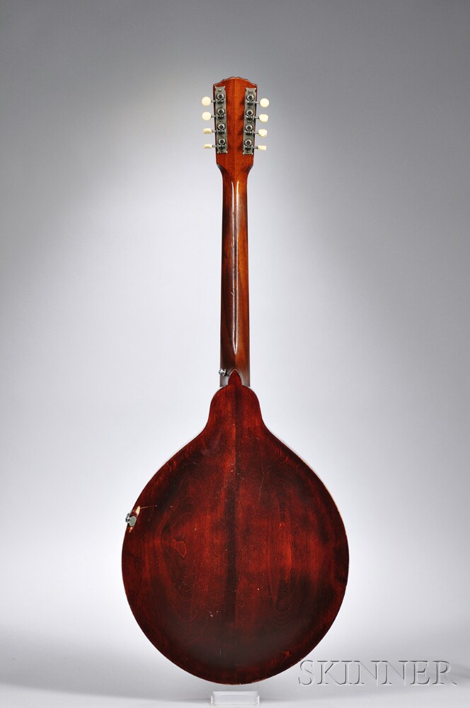 Gibson Style K-1 Mandocello, 1915, serial no. 21472, with original case. Gibson Style K-1 - Image 2 of 2