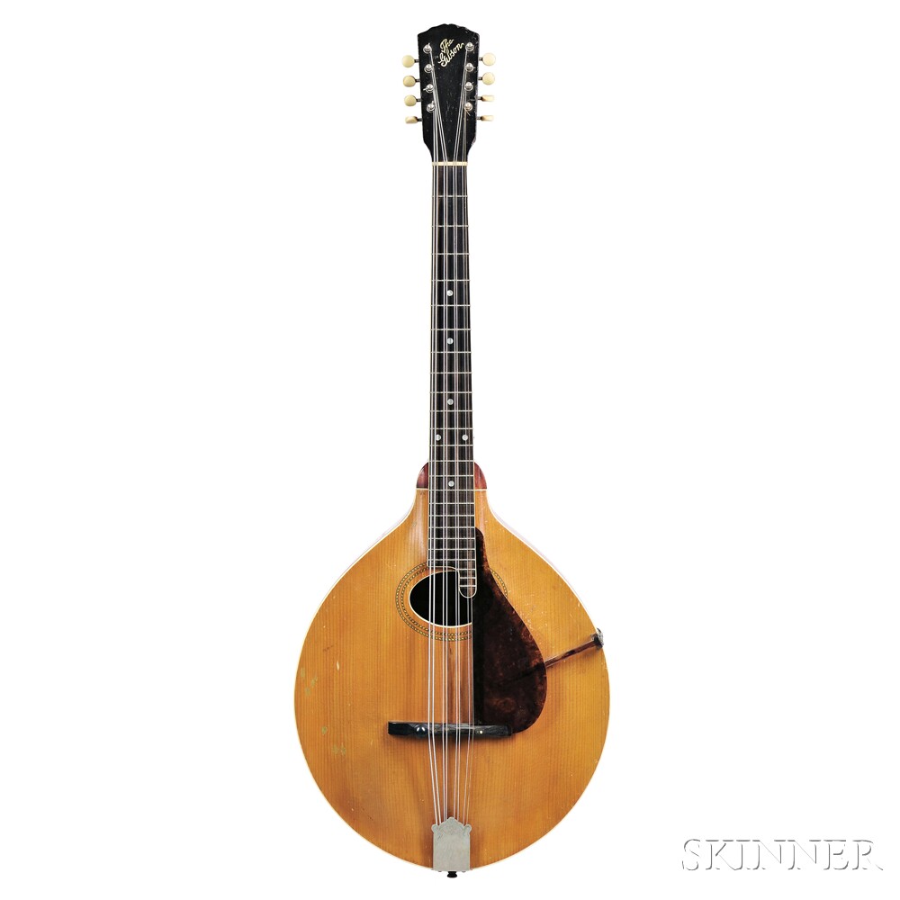 Gibson Style K-1 Mandocello, 1915, serial no. 21472, with original case. Gibson Style K-1