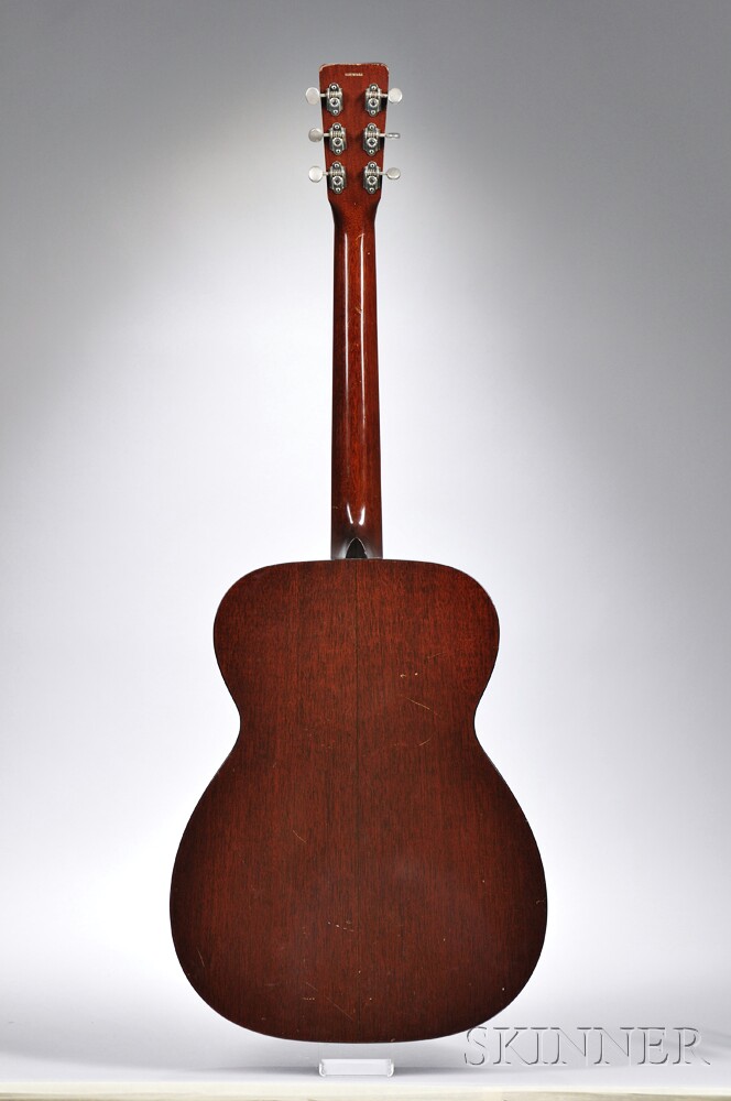 C.F. Martin & Co. 000-18 Acoustic Guitar, 1954, serial no. 135862, bearclaw spruce top, steel T-bar, - Image 3 of 3