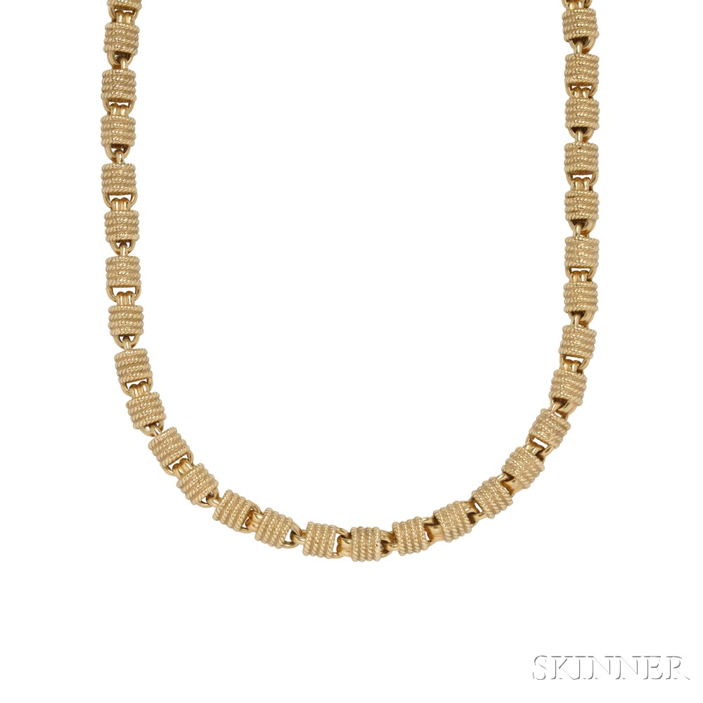 18kt Gold Necklace, Italy, composed of ropework links, 48.0 dwt, lg. 16 3/4 in. 18kt Gold - Bild 2 aus 2