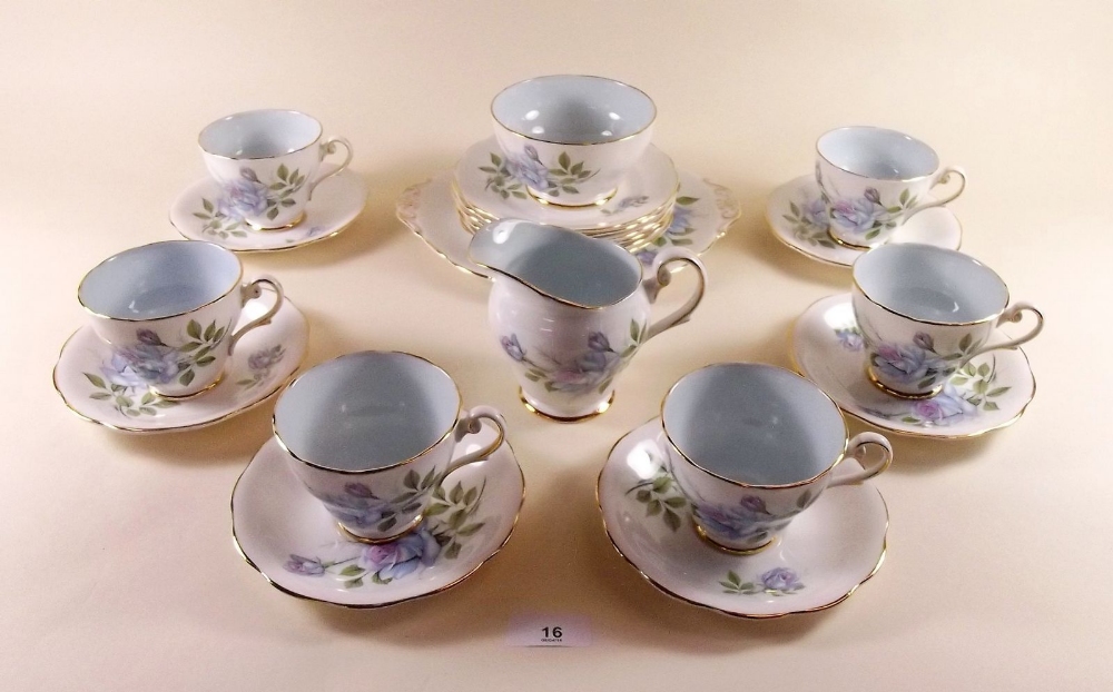 A Royal Standard teaset 'Fascination' comprising: six cups and saucers, six tea plates, cake