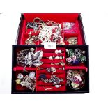 Various costume jewellery