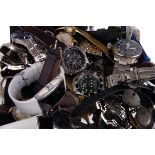 A large collection of gentleman's wristwatches,  both mechanical and quartz, various makers (parcel)