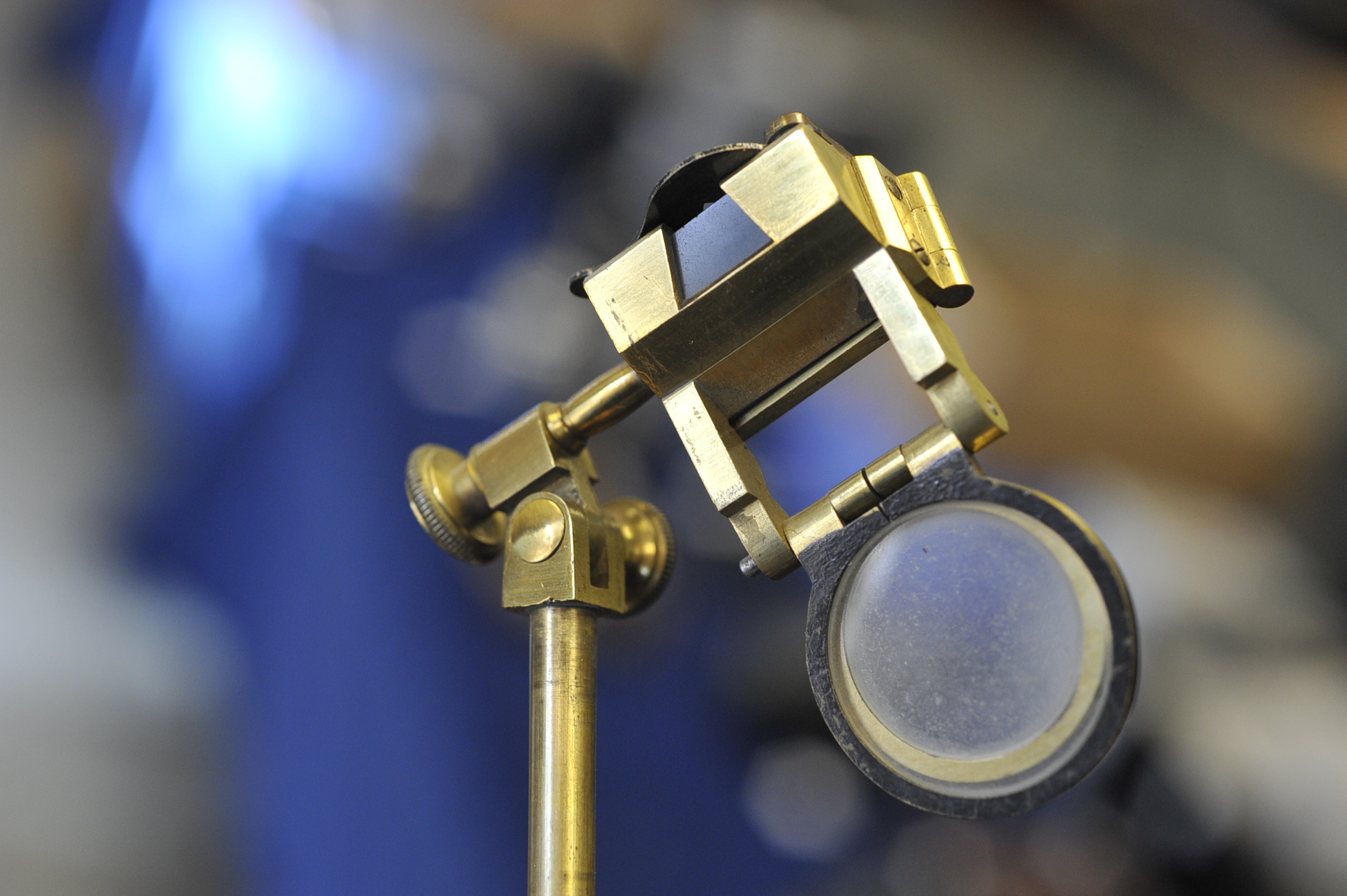 A Marratt Camera Lucida, lacquered brass with two-section telescopic arm - Image 6 of 6