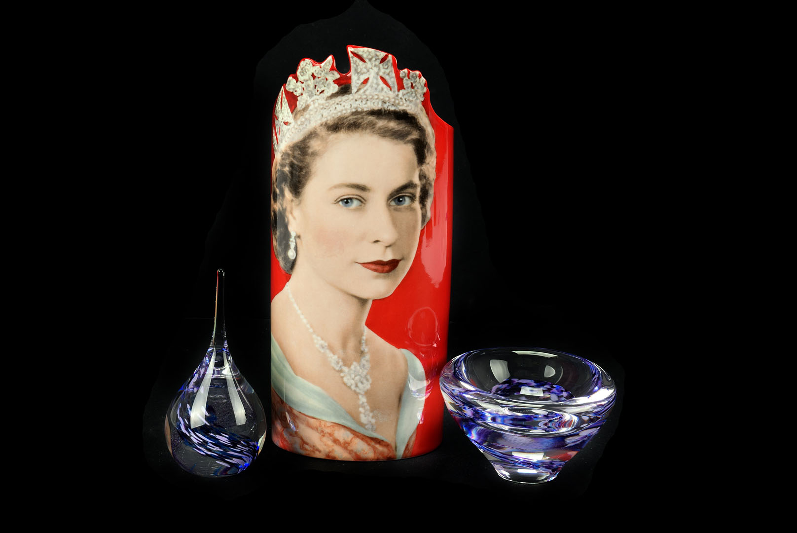 A Royal Doulton Diamond Jubilee figure HN5582 of Queen Elizabeth II, by Timothy Palby, produced in