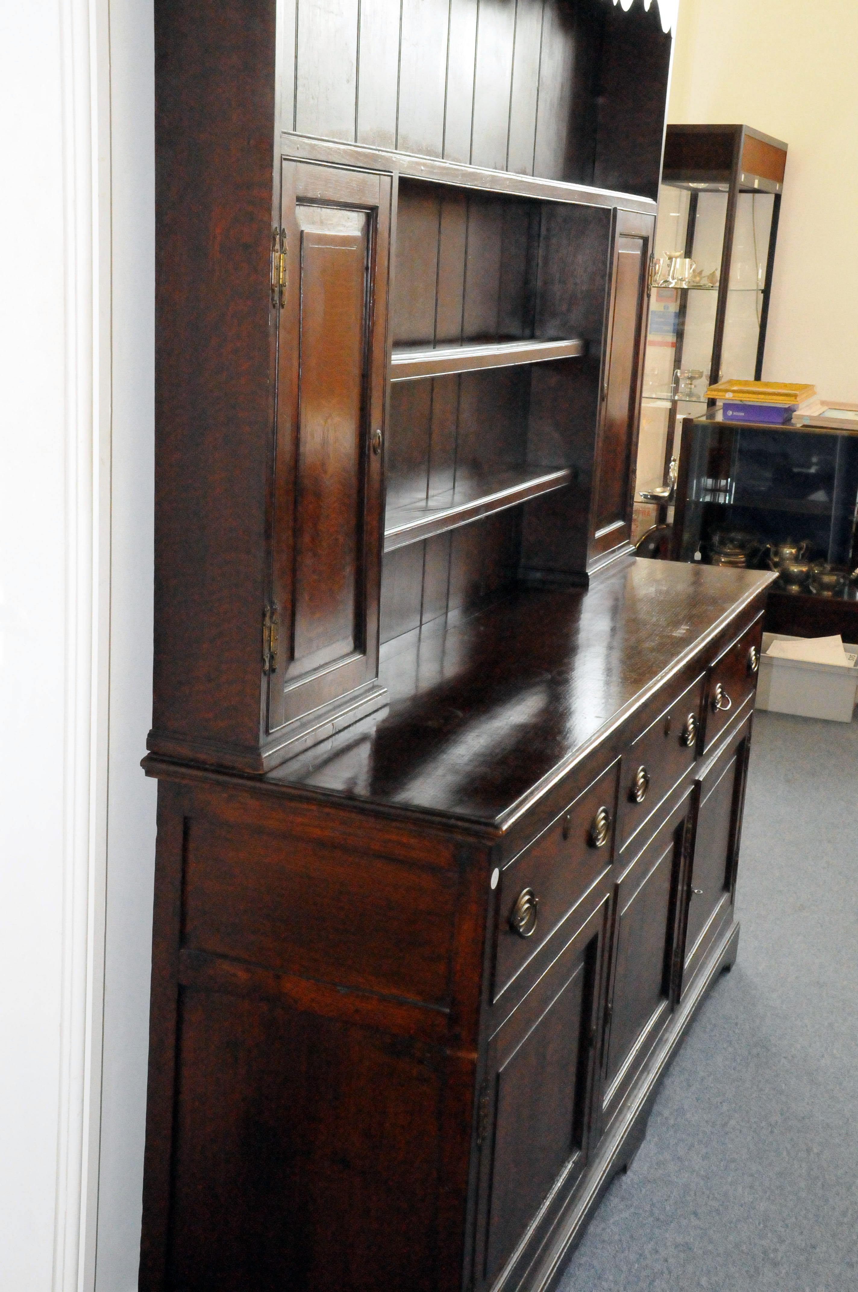 A George III period oak sideboard dresser, the base with three doors and drawers below shelved upper - Image 5 of 5