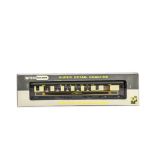 Wrenn 00 Gauge W6002V Chocolate and Cream Pullman Coaches 'Vera', 1st Class (2), in original