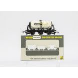 Rare Wrenn 00 Gauge Special Limited Edition Wagons, W5536 White 'Wrenn Railways' 6 Wheeled Tanker,