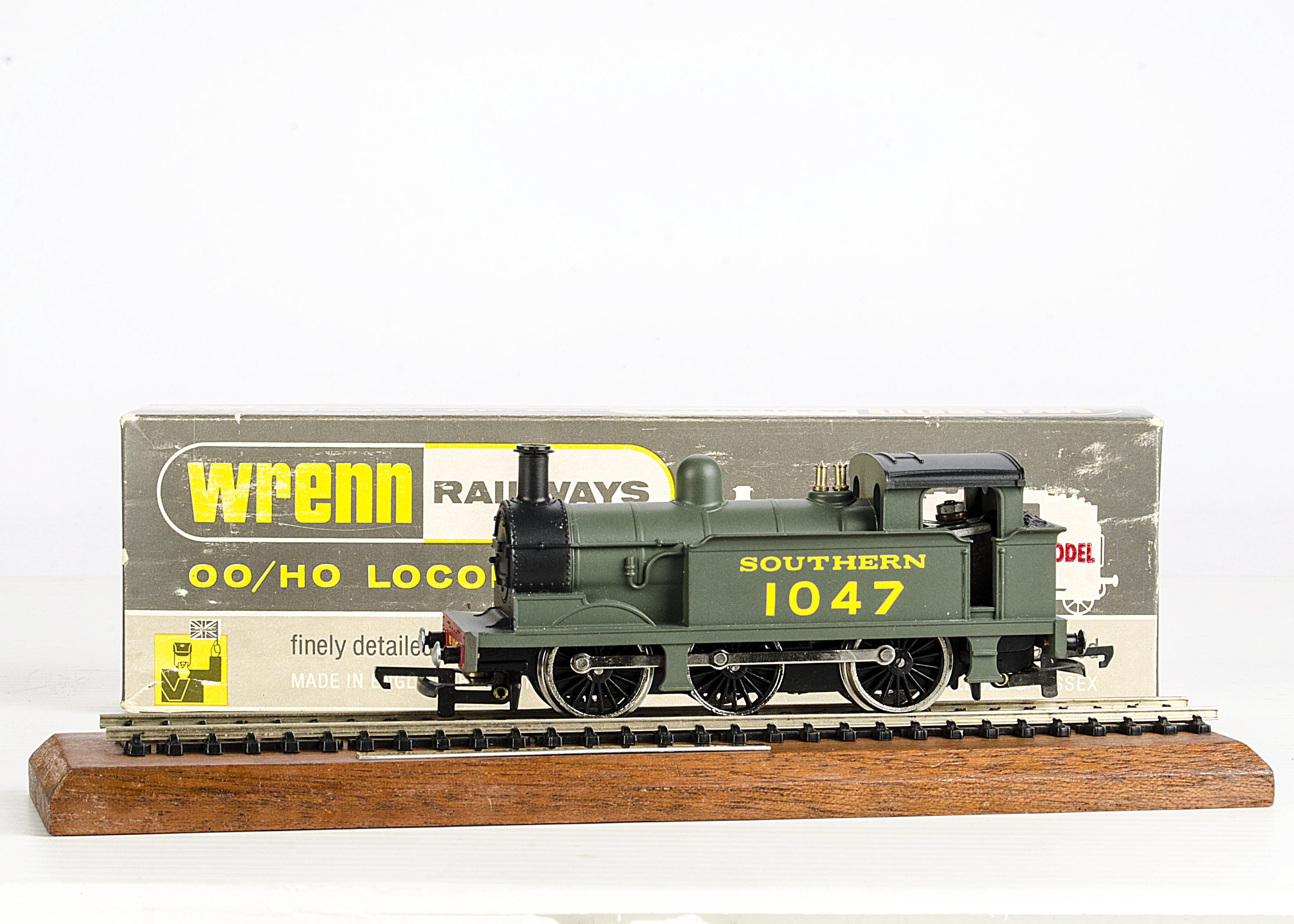 A Wrenn 00 Gauge W2410 Limited Edition SR R1 0-6-0 Tank Locomotive No. 1047, in olive green, no.