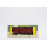 Rare Wrenn 00 Gauge Wagons, W4305 'Babycham' LWB Fruit Van, W4305X LWB Fruit Van, only 38 made