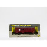 Rare Wrenn 00 Gauge Wagons, W4316 BR Maroon Horse Box x 3, all in original Wrenn long boxes, VG-E,