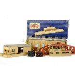 Hornby-Dublo OO Gauge Buildings and other Scenic Items, including boxed D1 Through Station and