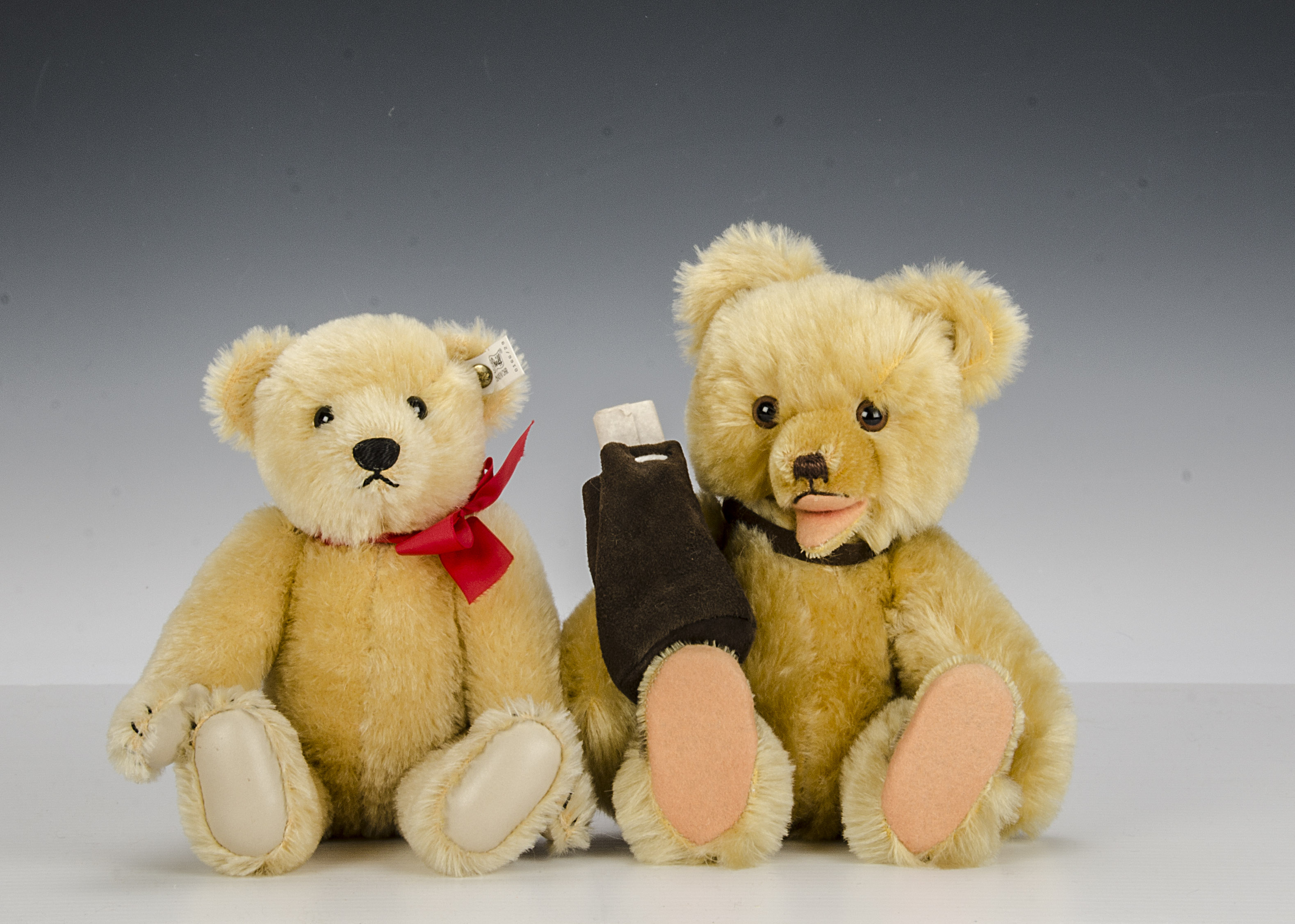 Stratford-upon-Avon Teddy Bear Museum Teddy Bears: a Steiff William Shakespeare Bear with