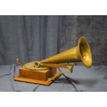 Travelling arm Gramophone: a Gramophone & Typewriter Ltd. New No. 4 (Monarch Junior) Gramophone,