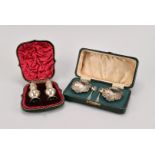 A Victorian cased set of shell salts, Birmingham 1898 by Joseph Gloster, the king’s pattern spoons