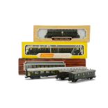 Continental H0 Gauge Coaching Stock by Liliput, comprising Swiss bogie coaches ref 877 50 and 883 50