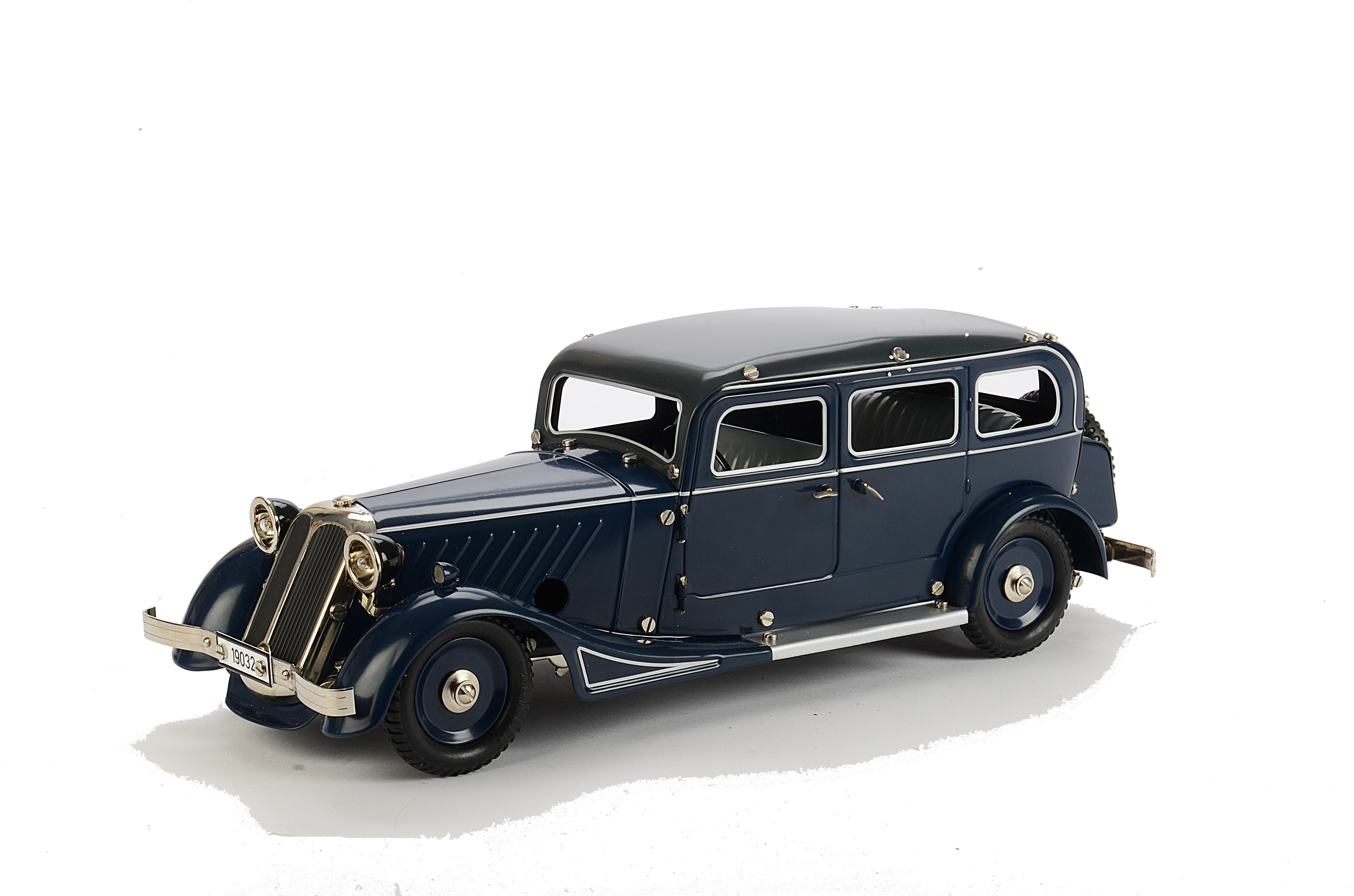 A Modern Märklin 19032 Tinplate Tourer Limousine Motor Car, in blue with grey roof, clockwork