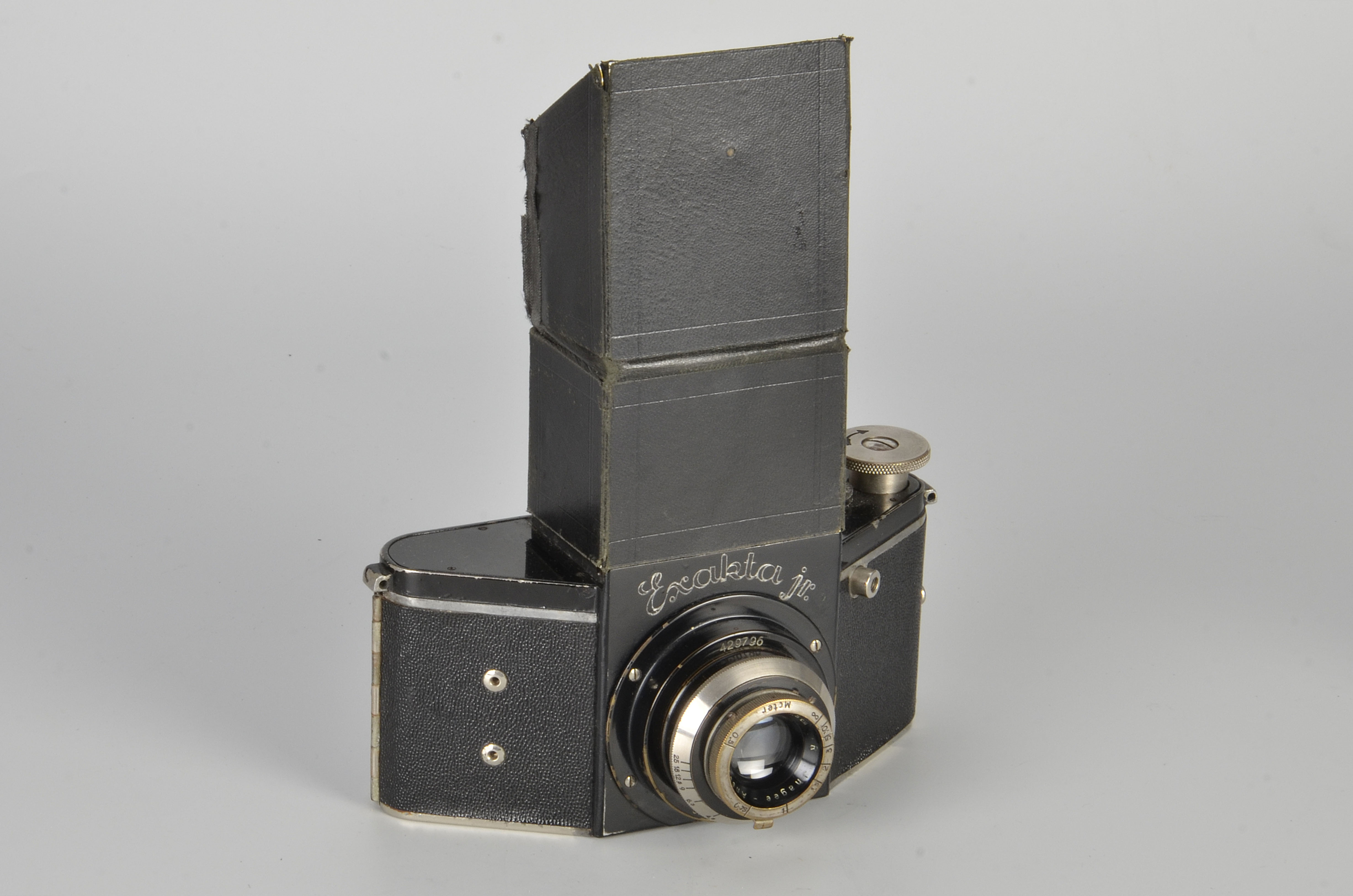 An Ihagee Exakta Jr. Type 2.1 Camera, black, serial no. 429796, with Ihagee-Anastigmat f/4.5 75mm - Image 3 of 3