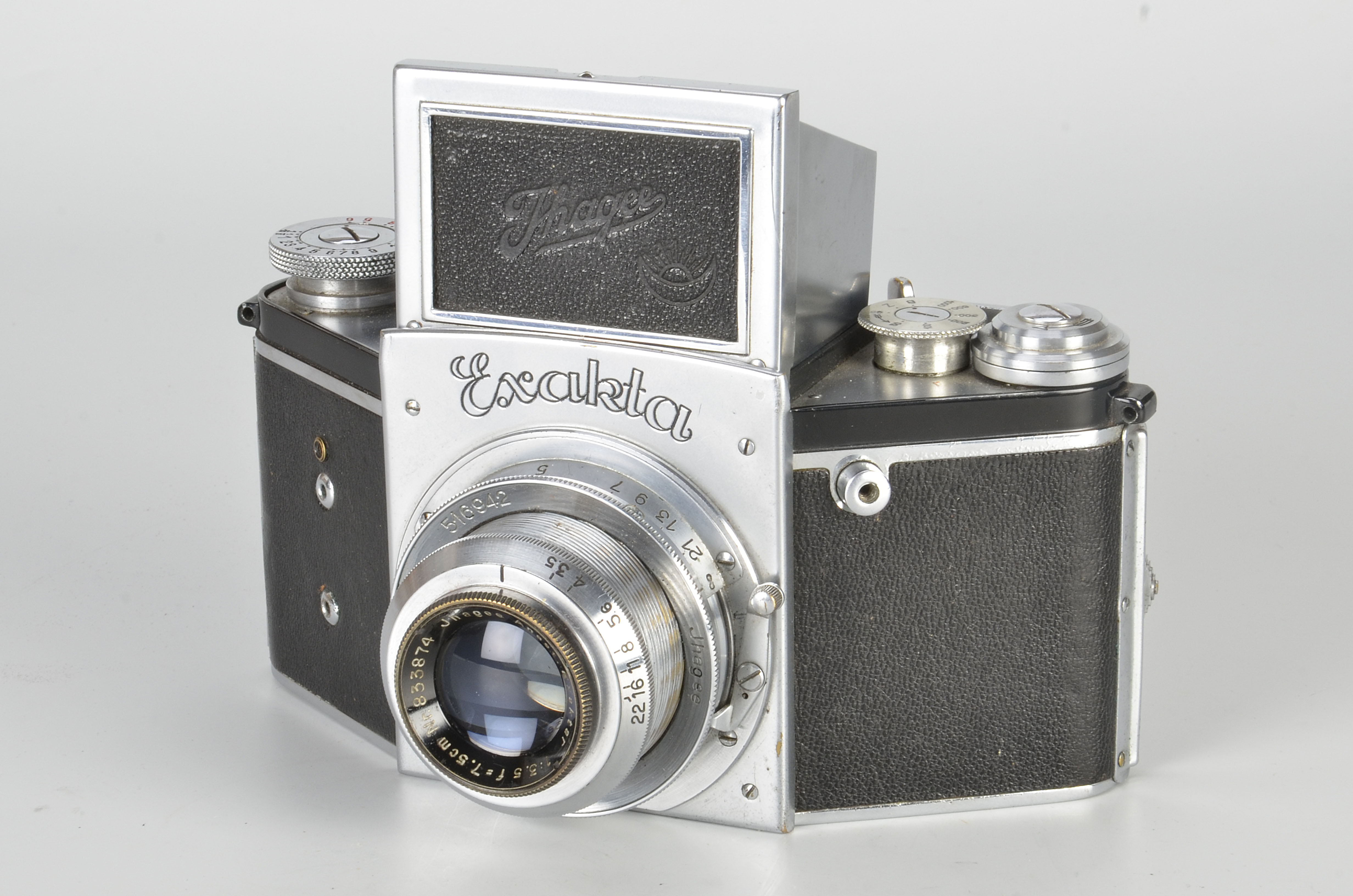 An Ihagee Exakta B Type 5.2 Camera, chrome, serial no. 516942, with Ihagee-Anastigmat Exaktar f/3.