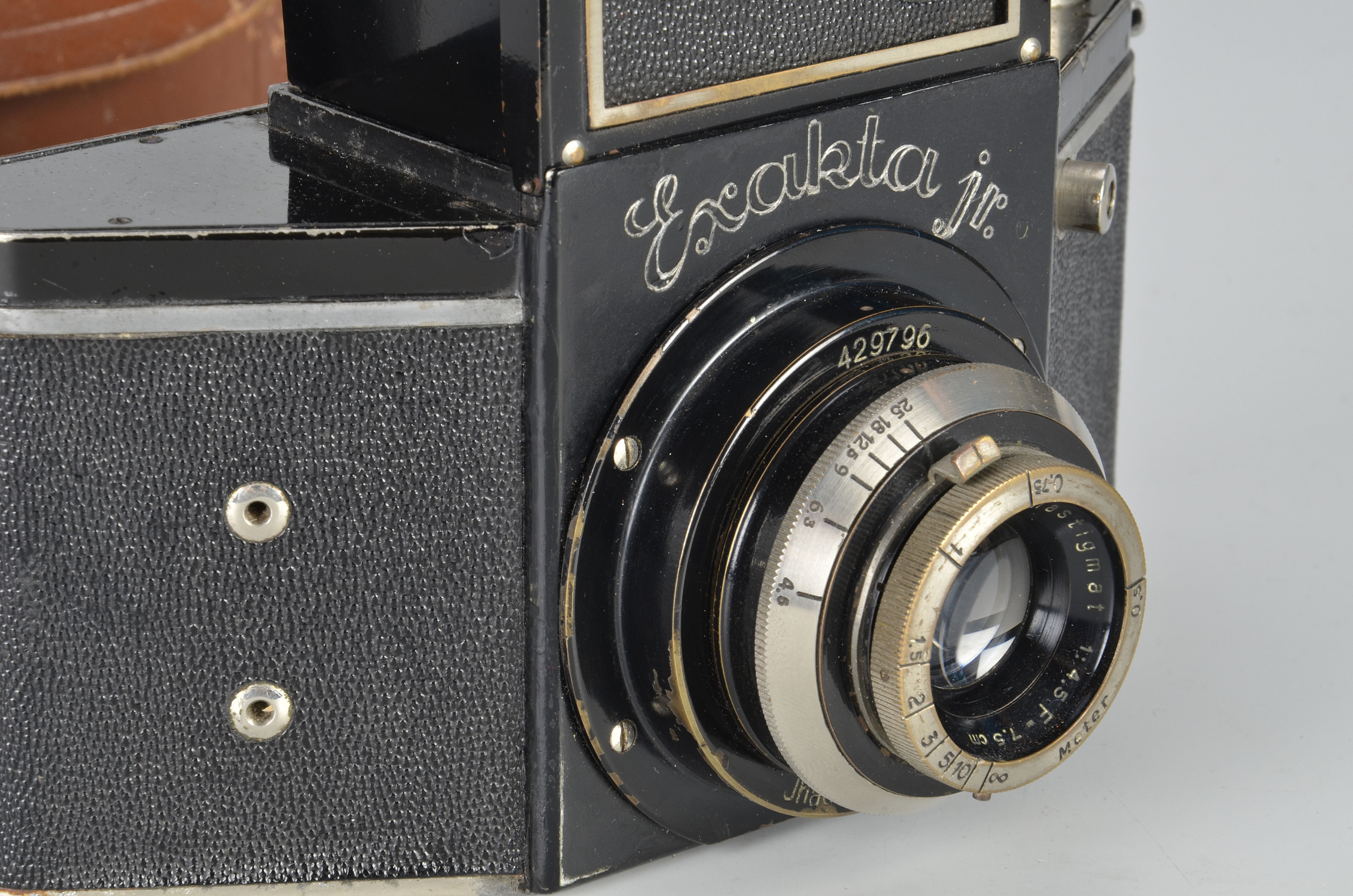 An Ihagee Exakta Jr. Type 2.1 Camera, black, serial no. 429796, with Ihagee-Anastigmat f/4.5 75mm - Image 2 of 3