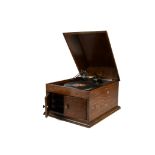 Table grand gramophone: an HMV Model 103, in oak case, with No 4 soundbox (case re-finished)