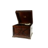 Table grand gramophone: an HMV Model 130, with 5a soundbox, in oak case