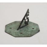 ENGLISH OCTAGONAL BRONZE SMALL SUNDIAL The plate with eight pointed star and inscribed 1743 Lex