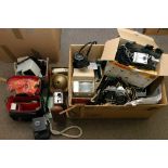 A quantity of vintage camera equipment including B