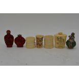 A collection of modern Chinese snuff bottles, incl