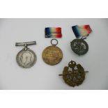 Two I world war medals awarded to 355752. PTE .R.H