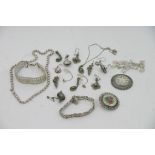 A collection of sterling silver jewellery includin