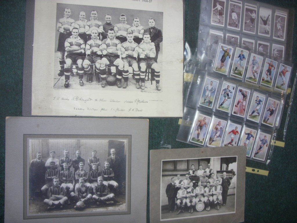 Pre War Complete Football Card Sets: John Players (footballers) 1928 coloured cards numbers 1 to