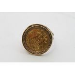 A gent's gold 1982 half sovereign ring