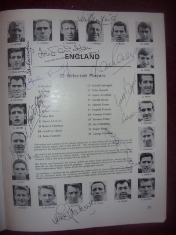 1966 England World Cup Autographs: Tournament broc