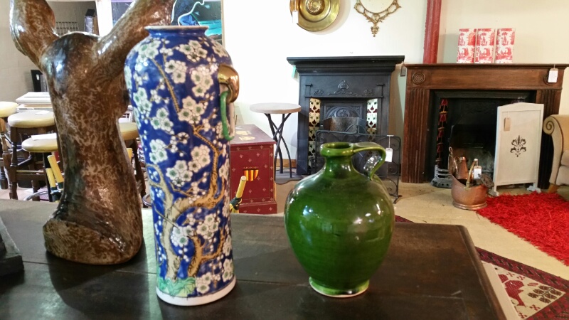Two pottery vases, one a green studio flagon, glazed, the other a chinese style vase with link - Image 3 of 3