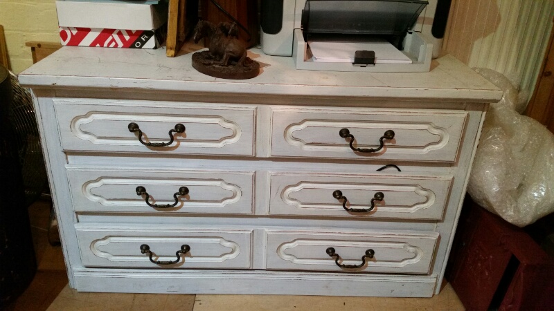 White painted low chest of drawers / coffee table. Three long drawers, in good order other than - Image 2 of 4