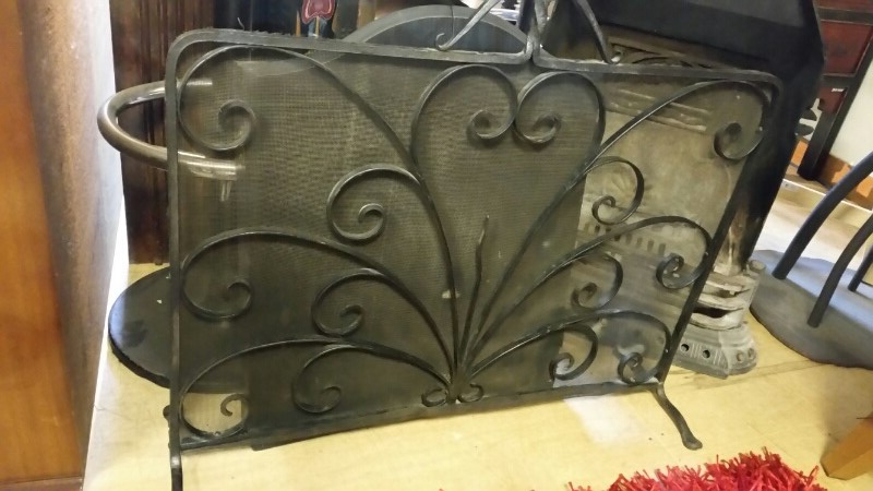 Black scroll wrought iron fire screen / spark guard 78cm wide, 65 cm high at highest point