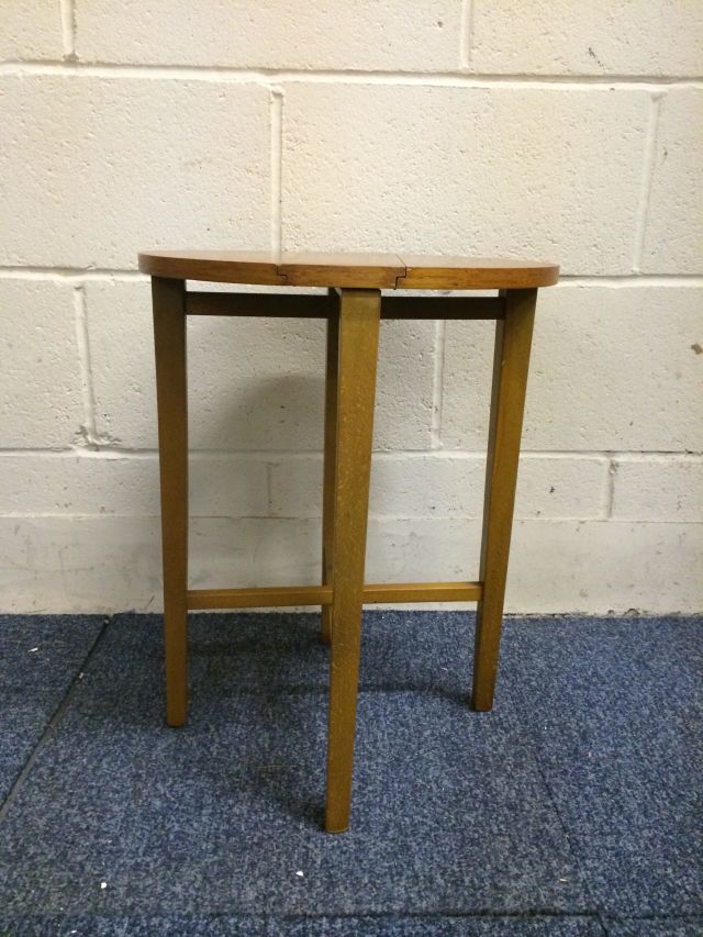 Very nice mid 20th century teak retro tables set..with 4 small circular tables stored under the main - Image 6 of 11