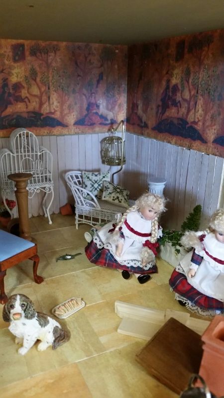 Magnificent 4- storey Georgian dolls house with all contents and a box of spares to complete a few - Image 36 of 37