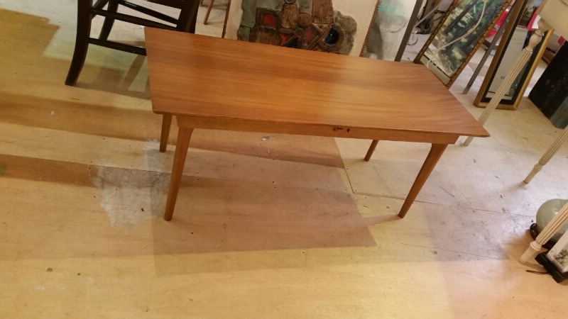 Retro mid 20th century coffee table with storage under top (metal catch releases top). Measures - Image 6 of 6