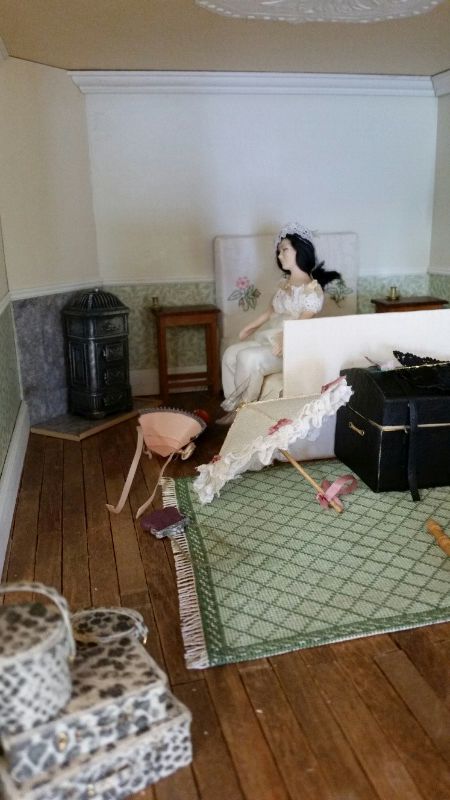 Magnificent 4- storey Georgian dolls house with all contents and a box of spares to complete a few - Image 26 of 37