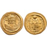 Justinian I (AD 527-565), gold solidus, Constantinople mint, DN IVSTINIANVS PP AVI, helmeted and