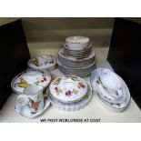 A quantity of Royal Worcester Evesham dinnerware approximately 32 pieces in total