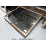 Table top display cabinet (W63 D58 H20)