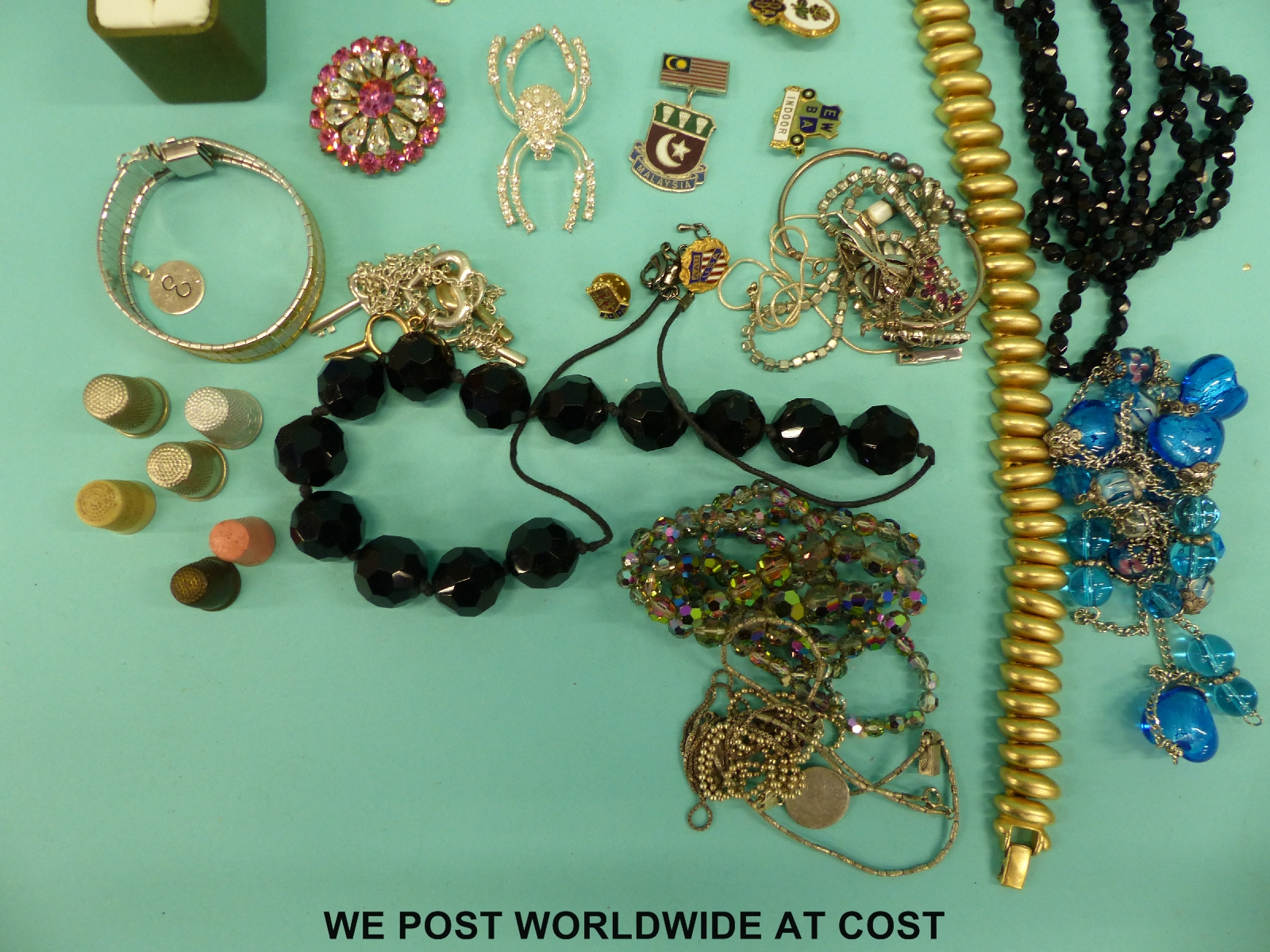 A quantity of costume jewellery to include ceramic beads, amethyst beads, sunstone necklace, - Image 2 of 3