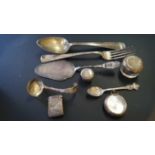 A small quantity of British and Continental metalware, to include a silver vesta case.