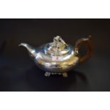 A William IV silver teapot, by Richard Pearce & George Burrows, London 1831, 465g all in.