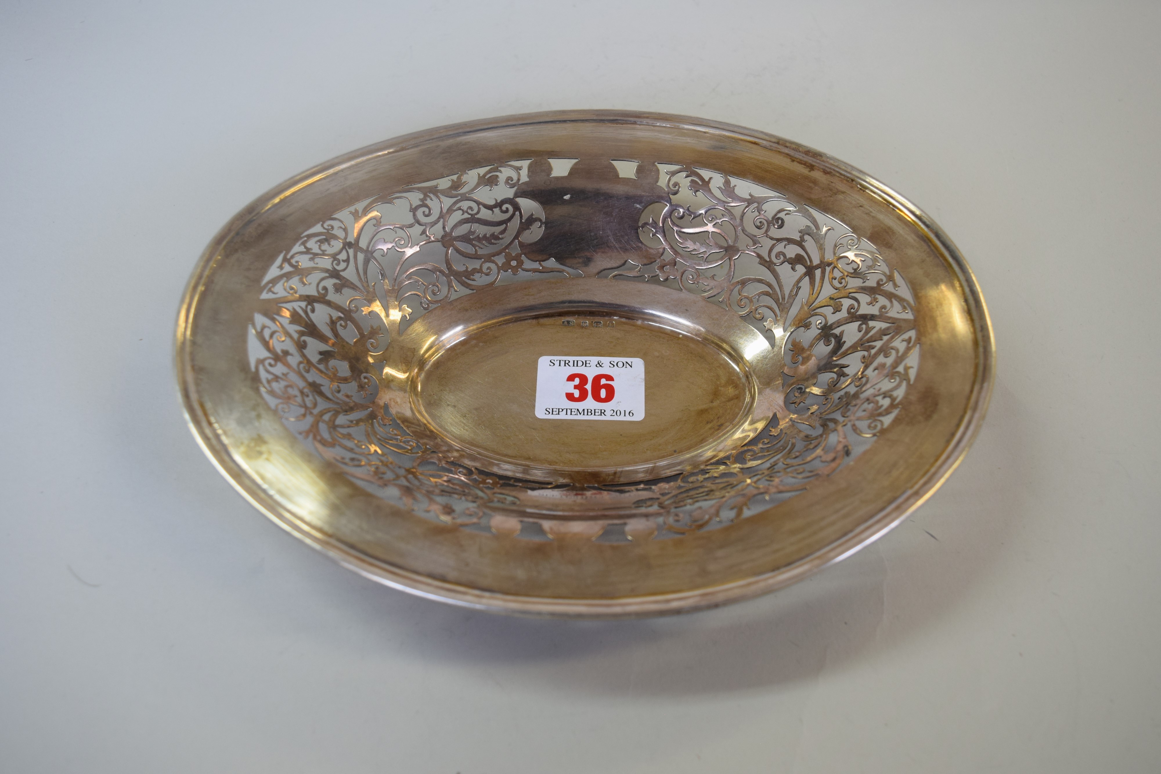 A silver pierced oval dish, by A.S, Birmingham 1908, 21cm, 197g. - Bild 2 aus 3
