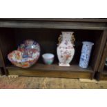 A mixed lot of Oriental items, comprising: a Chinese famille rose twin handled vase, 28.